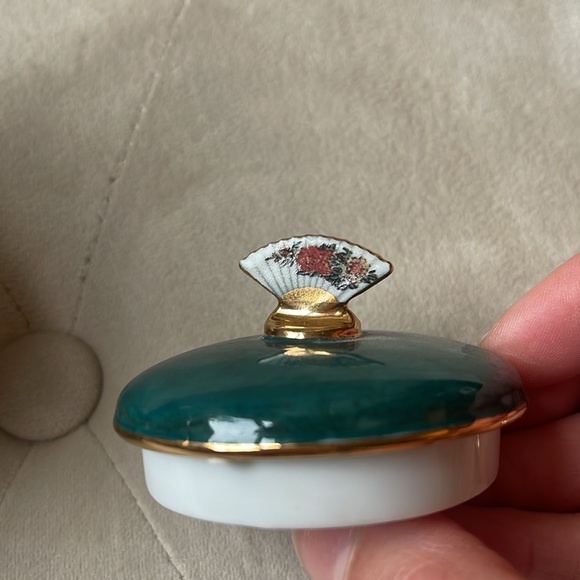 Ardleigh Elliott “Beauties of the Red Mansion”Music Box Collection - Picture 5 of 6